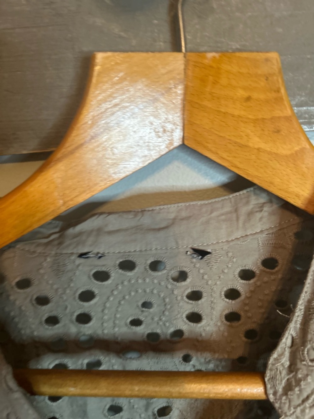 Eyelet blouse - Picture 6 of 9